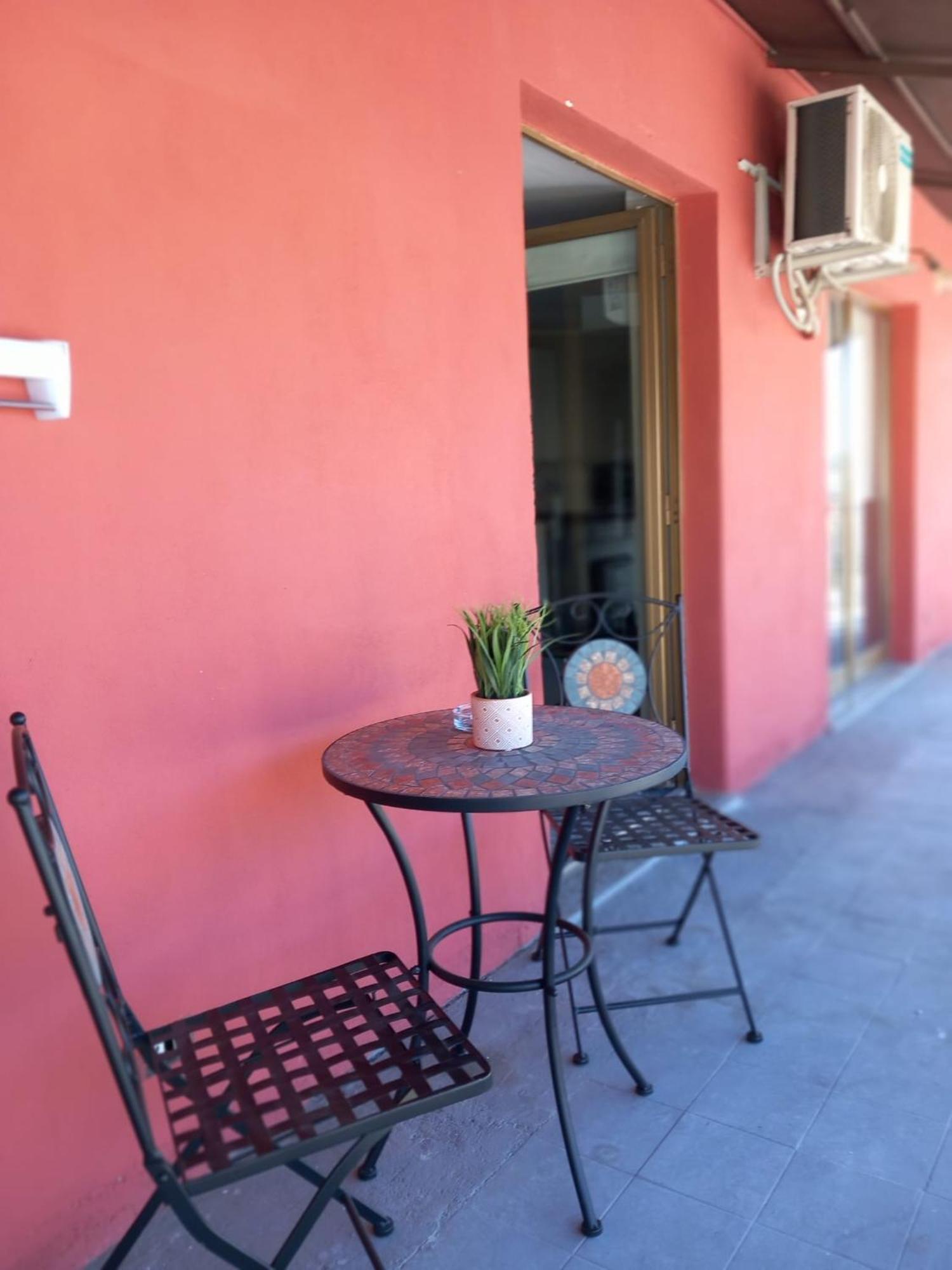 Bluesky Apartment - Third Floor Giardini Naxos Luaran gambar